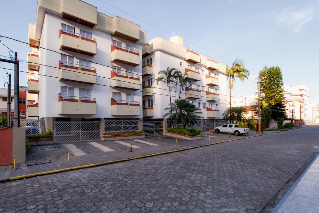 Edificio Ximenes II Apartment อูบาตูบา ภายนอก รูปภาพ